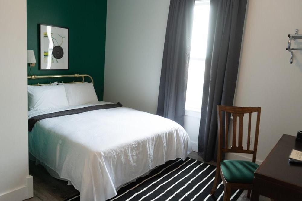 Royal Hotel 칠리왝 외부 사진
