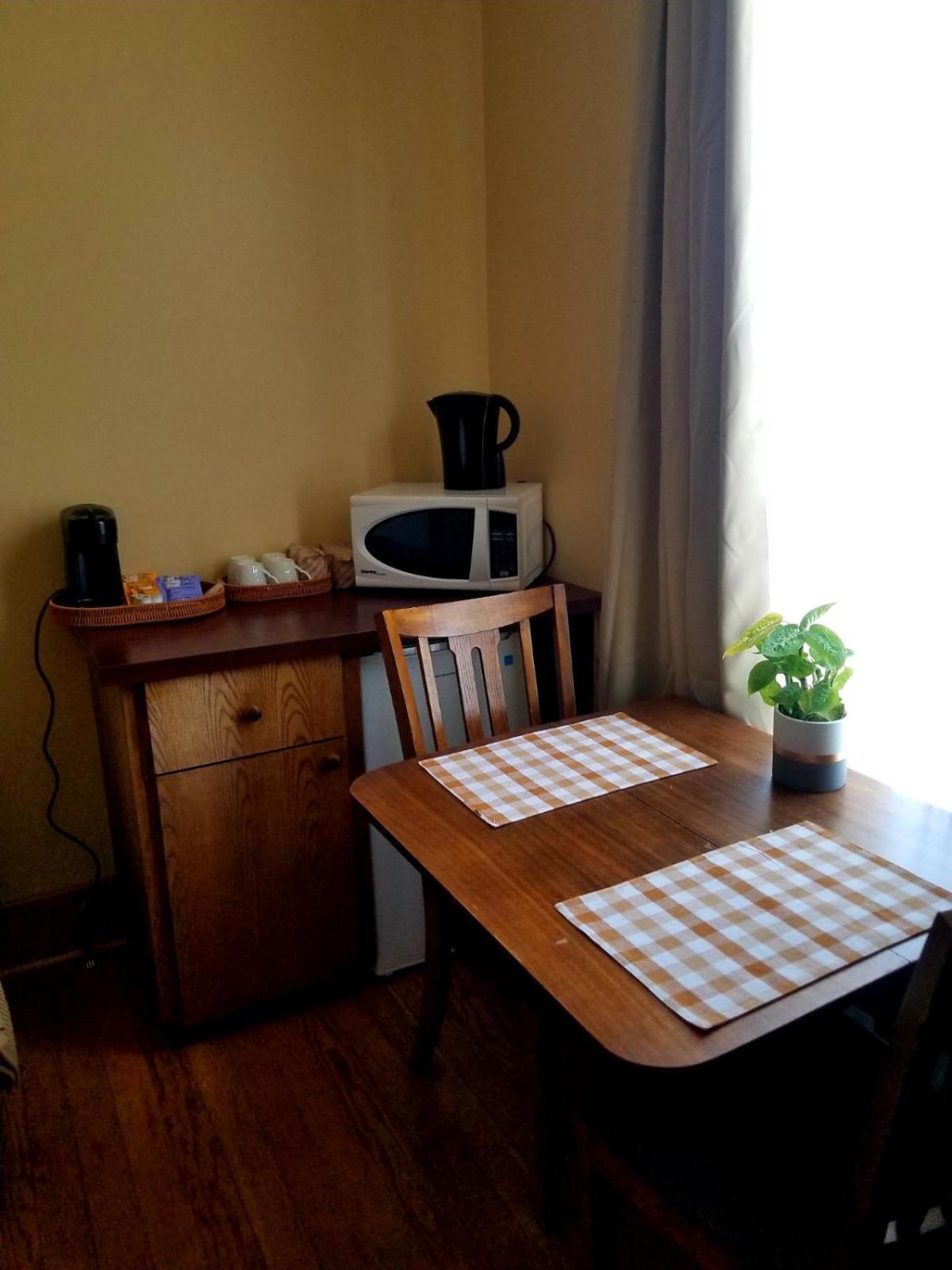 Royal Hotel 칠리왝 외부 사진