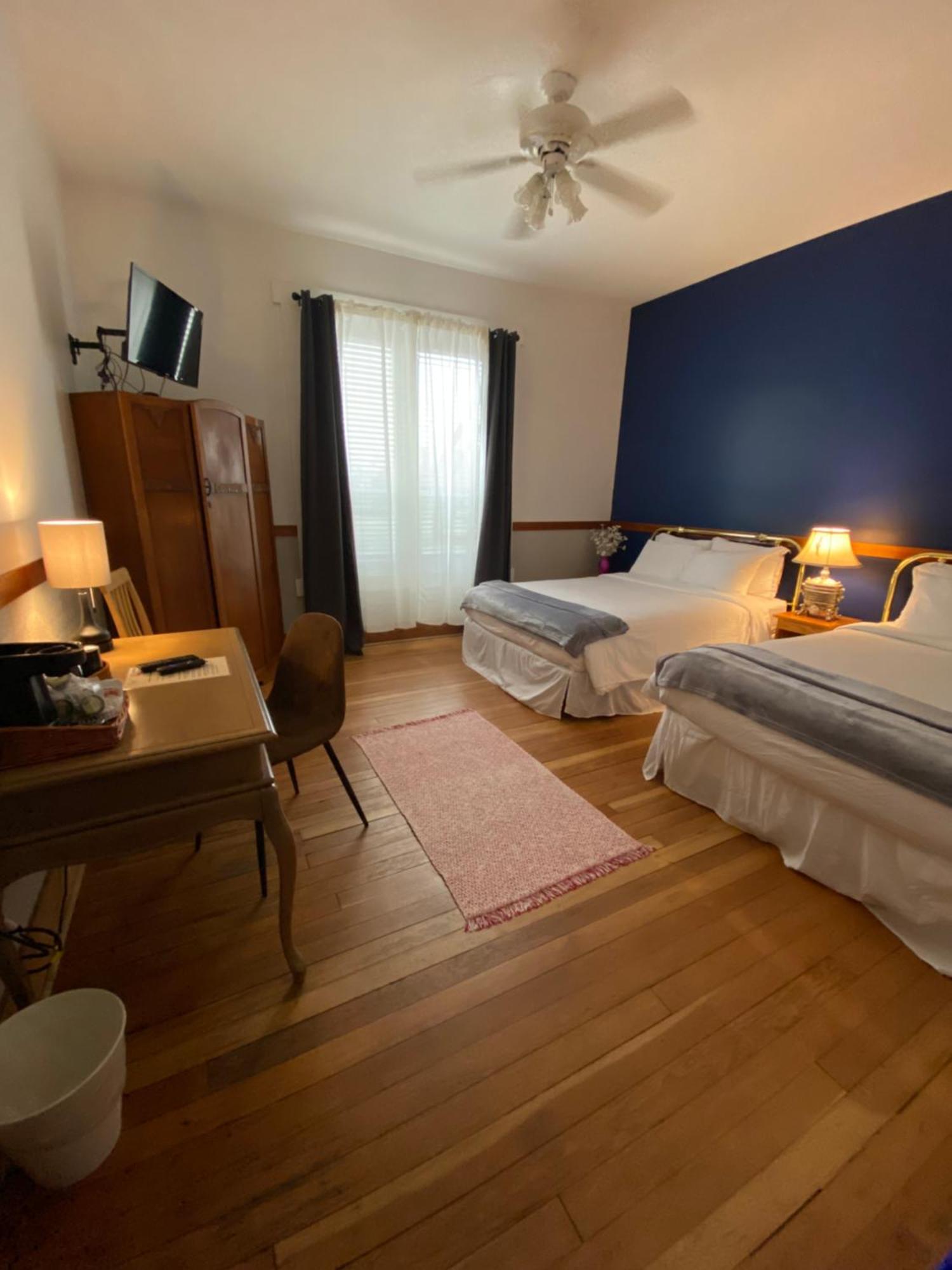 Royal Hotel 칠리왝 외부 사진