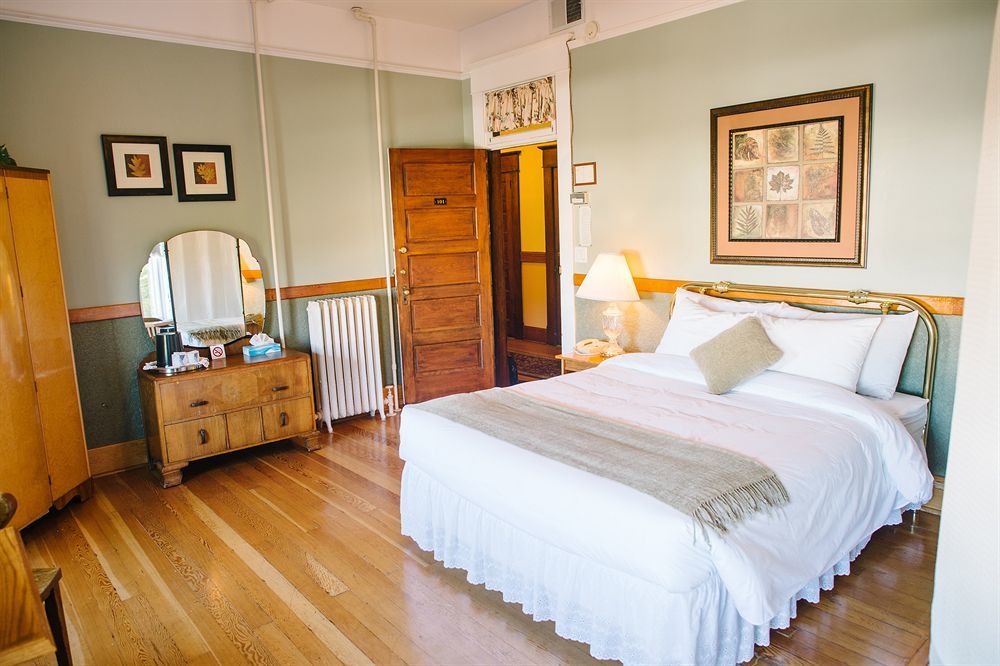 Royal Hotel 칠리왝 외부 사진