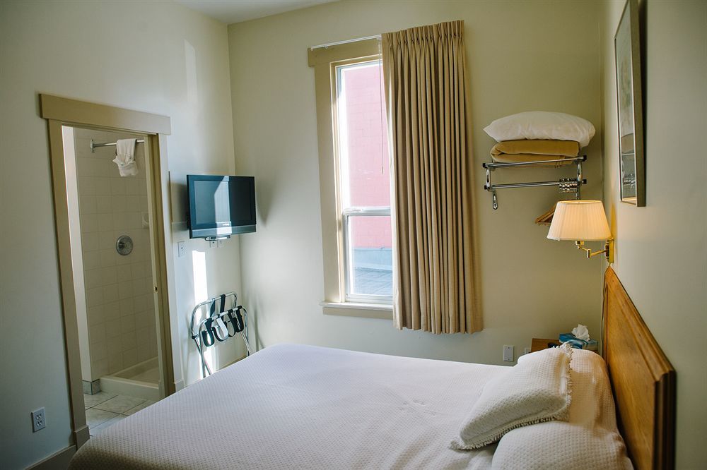 Royal Hotel 칠리왝 외부 사진