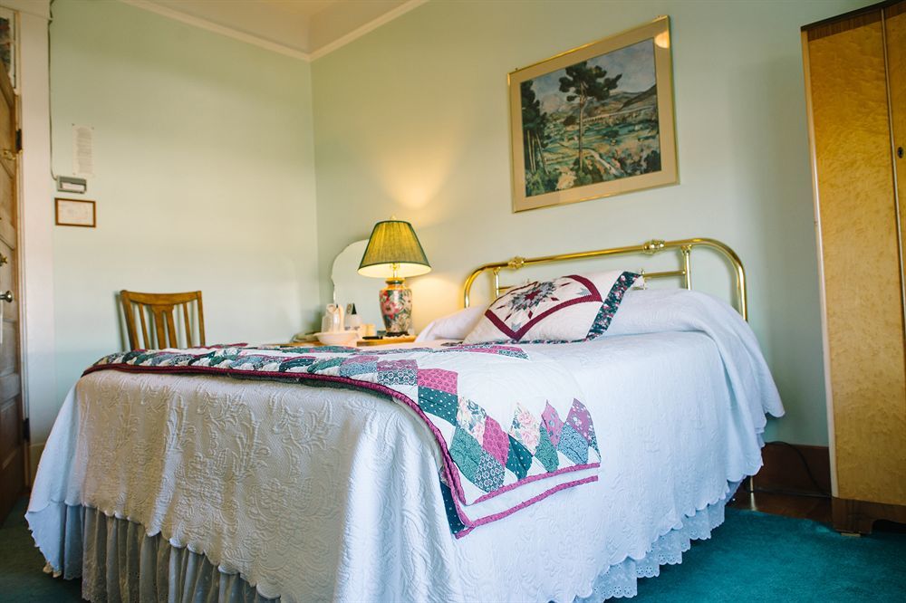 Royal Hotel 칠리왝 외부 사진